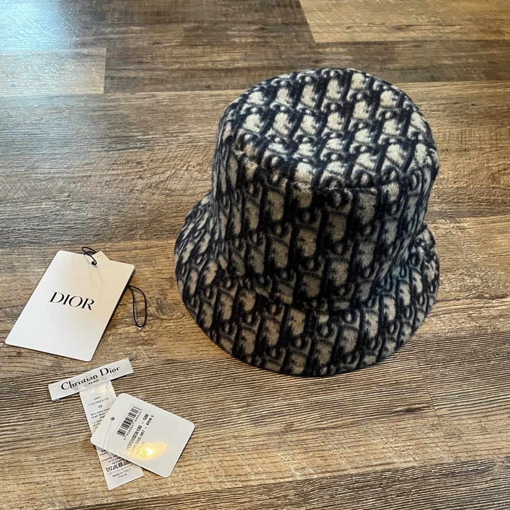 Christian Dior REVERSIBLE SMALL BRIM BUCKET HAT